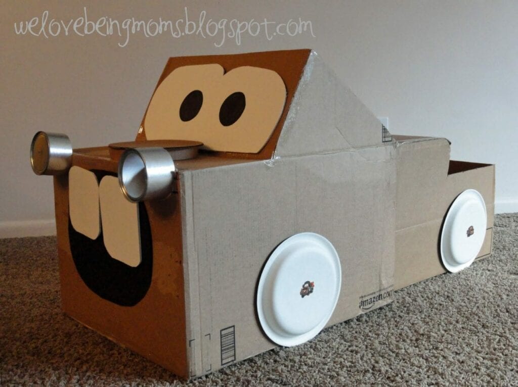 carro feito de caixa de papelao 16