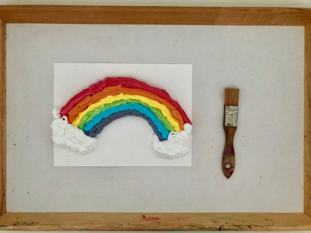 atividade de pintura arco iris com espuma de barbear 03