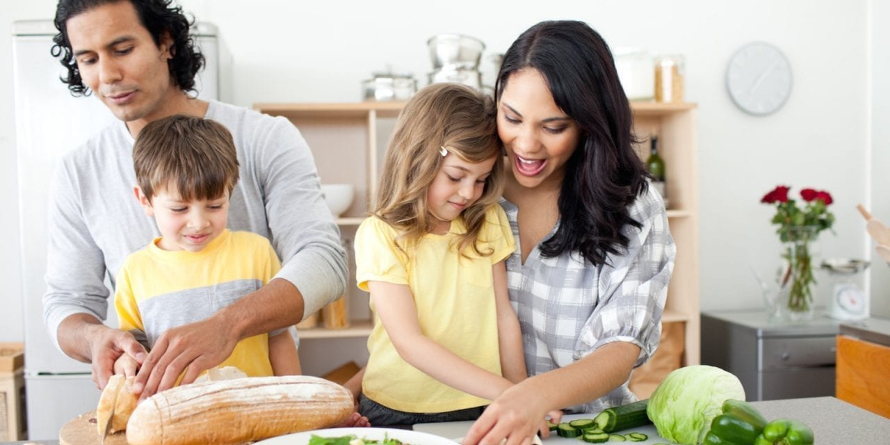 Cozinhando com crianças: idades e tarefas