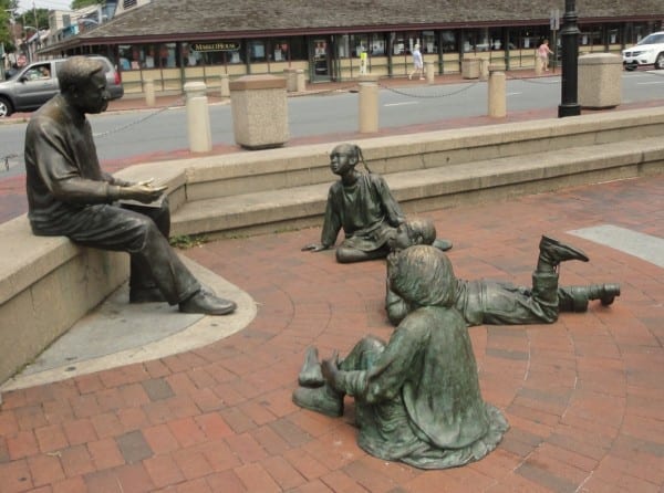 Monumento ao escritor americano Alex Haley em Annapolis, Maryland, EUA
