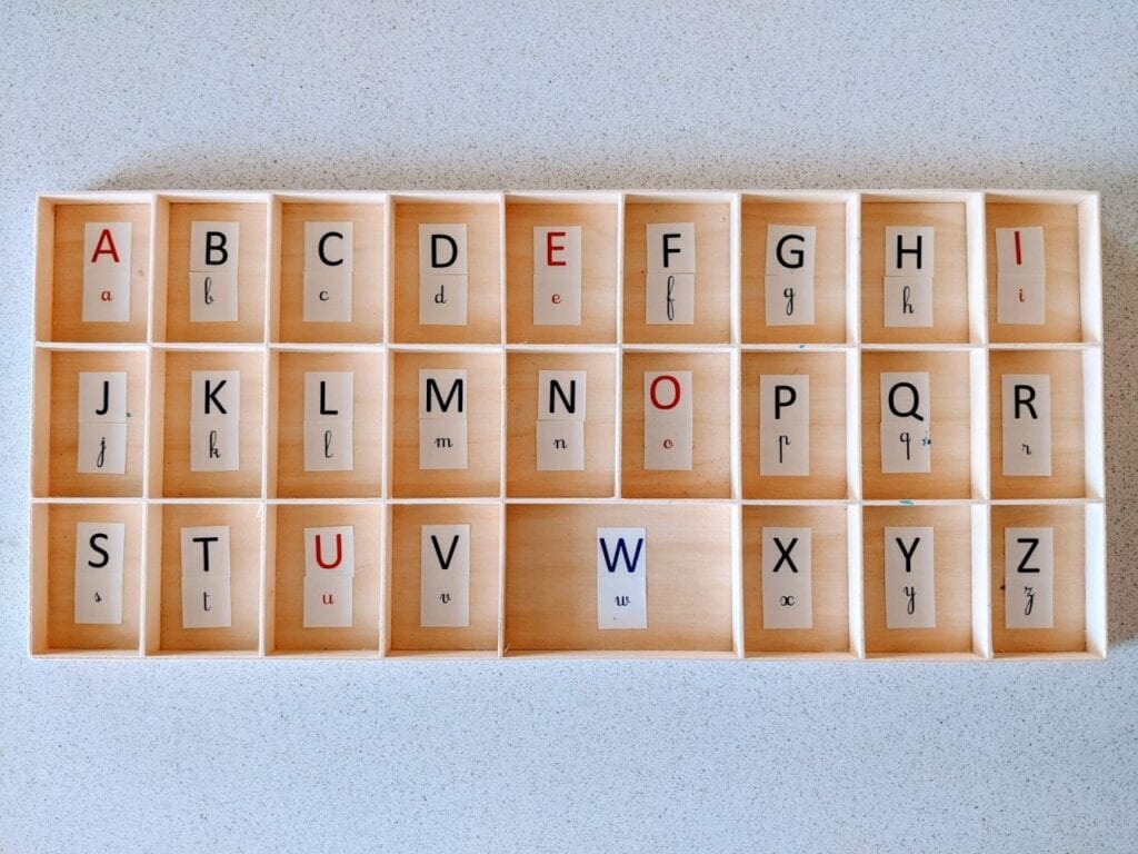 Alfabeto móvel de madeira 02