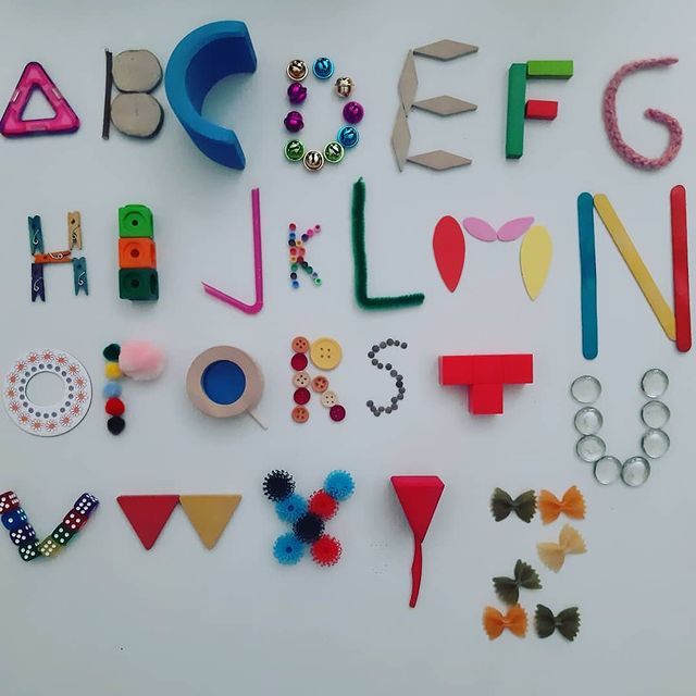 ensinar o alfabeto de forma divertida